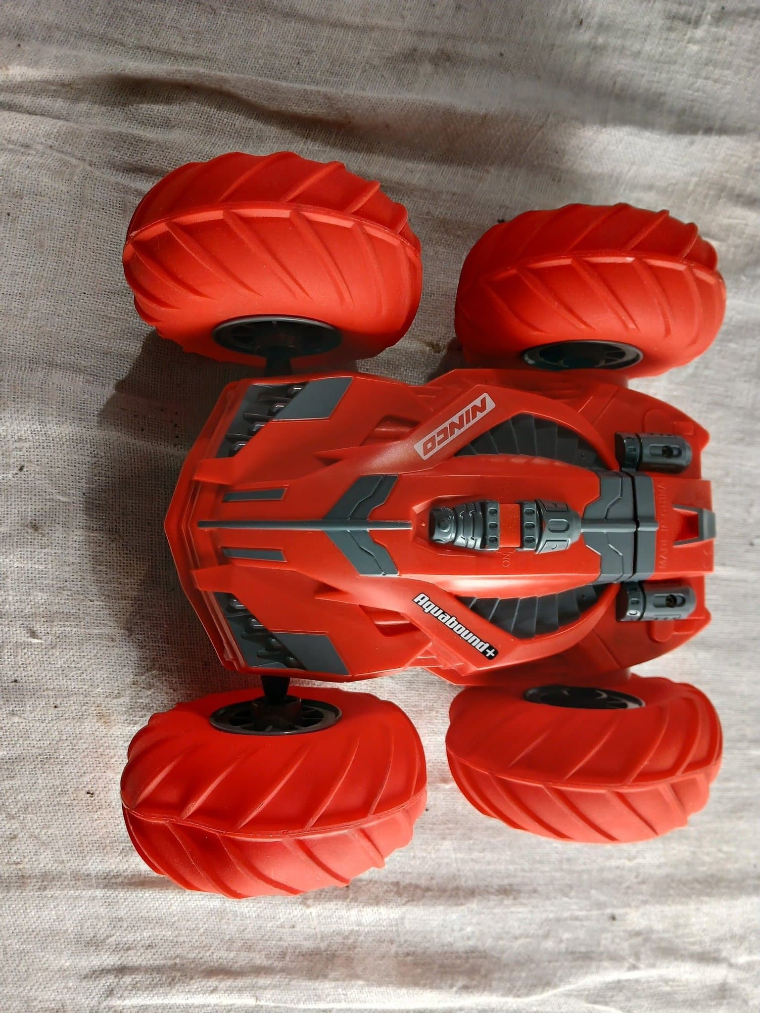 Ninco Aquabound+ radiostyrt amfibiebil – uten fjernkontroll