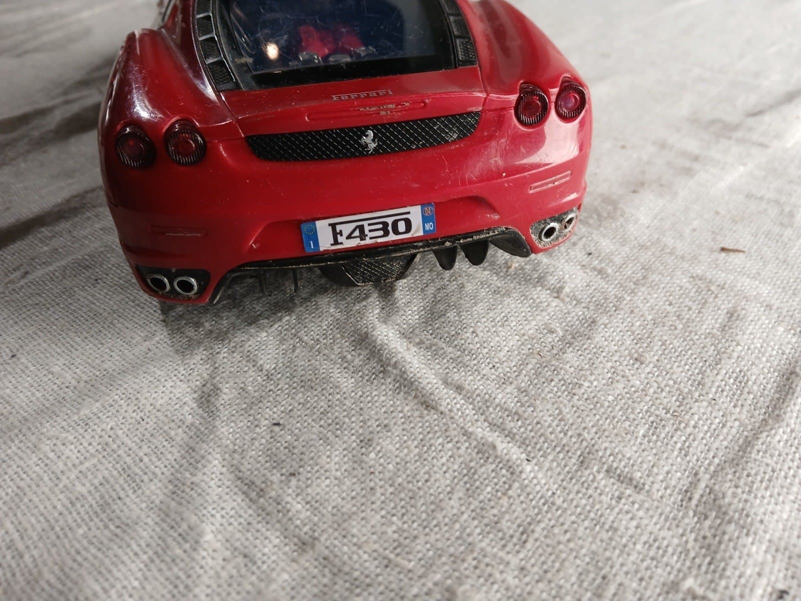 Radiostyrt Ferrari F430 RC-bil 27 MHz – brukt