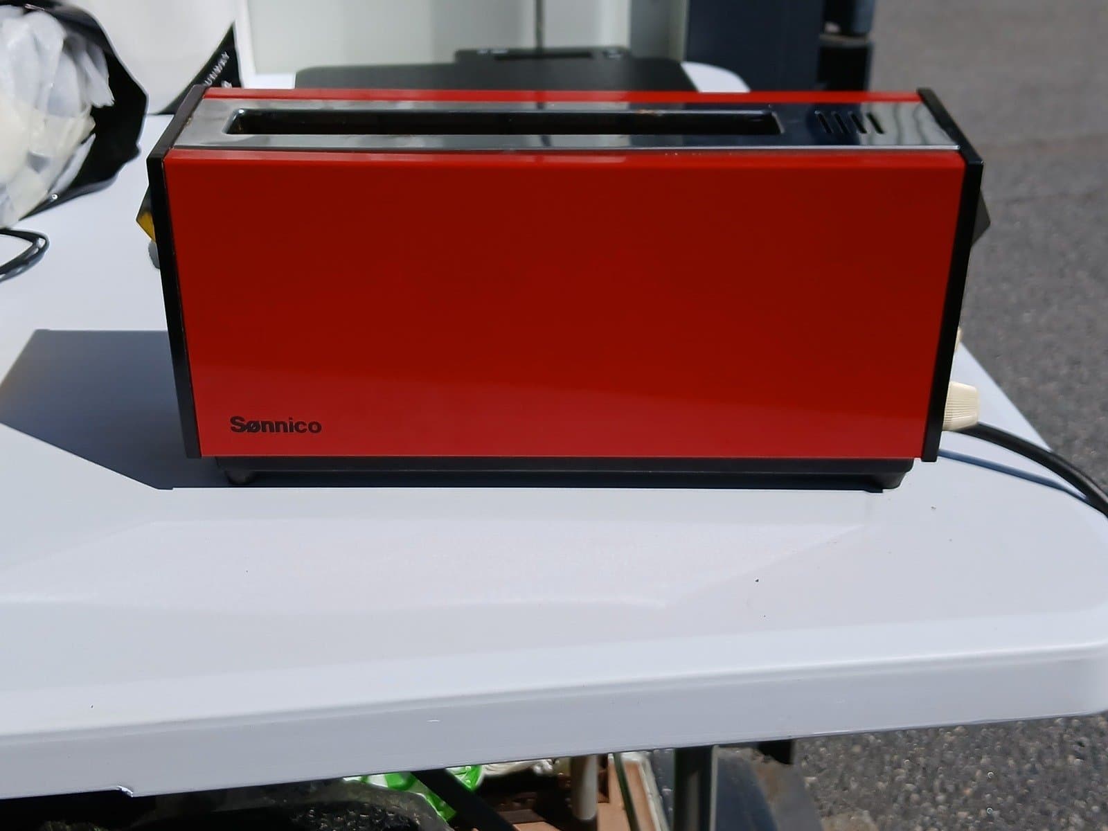 Sønnico Vintage Elektrisk Brødrister – Rødt Retrodesign, Utestet, Defekt?