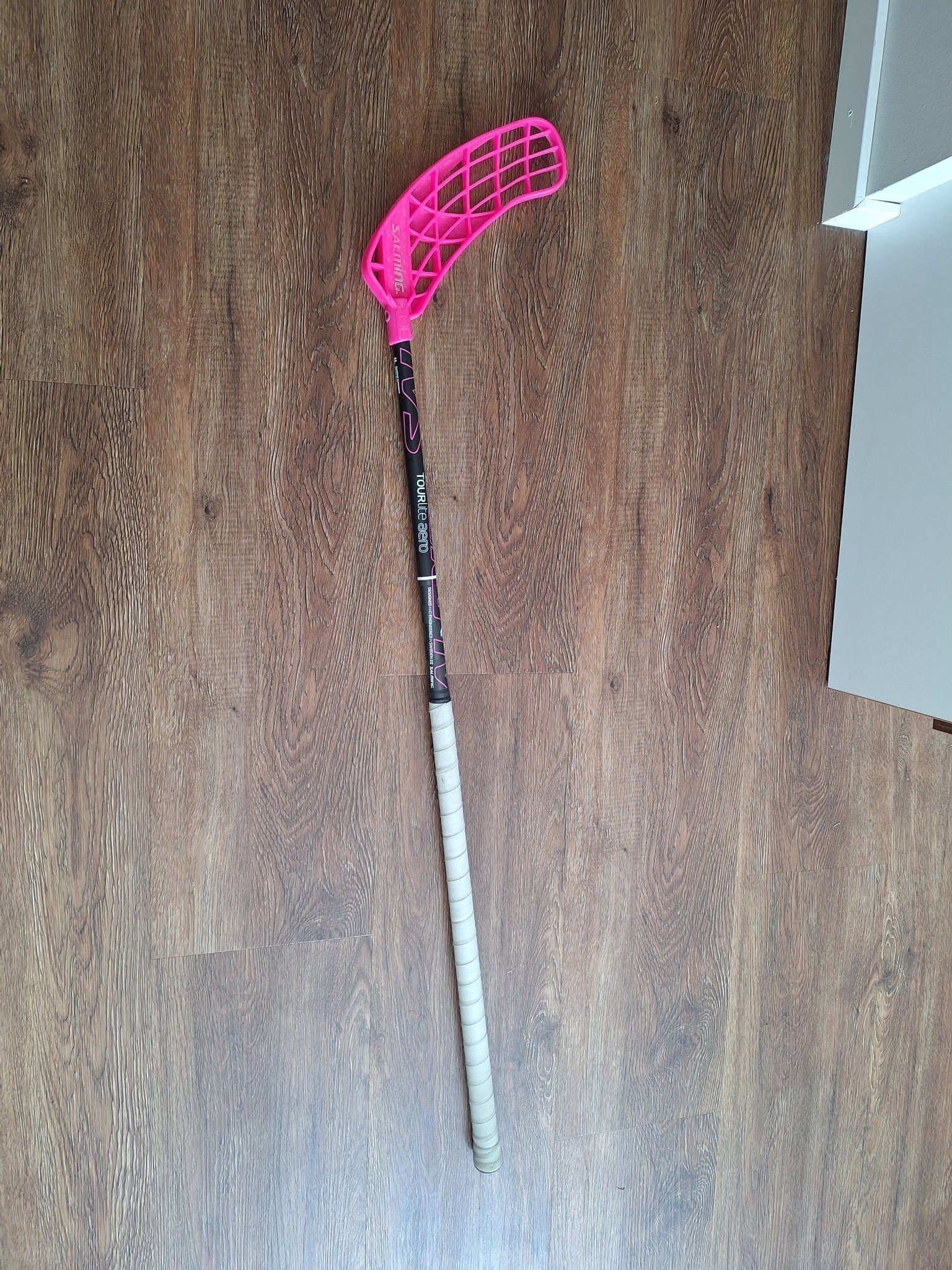 Salming Tourlite Aero 96cm F27 Right Innebandyklubba