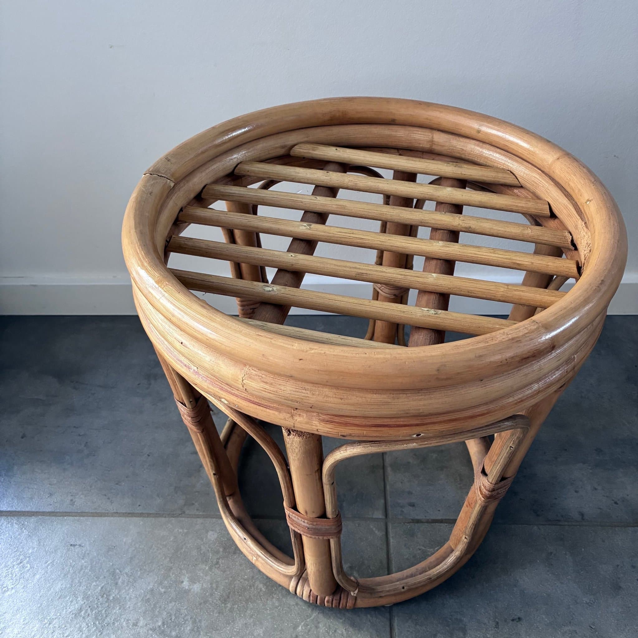 Superfin retro pall i patinerad bambu