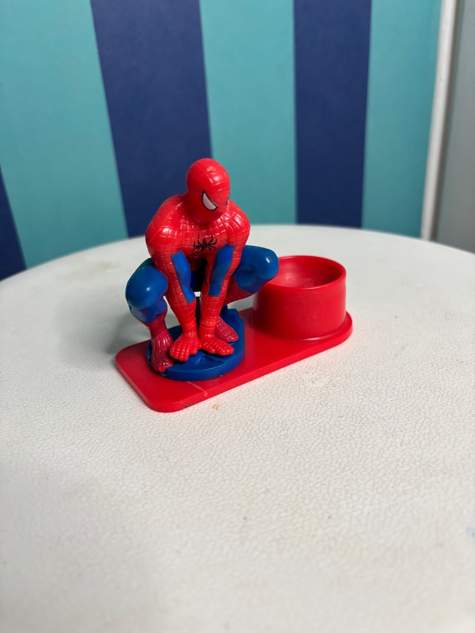 Spiderman Figur - Bon Bon Buddies. Spindelmannen. Äggkopp.