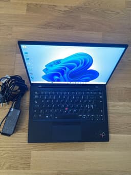 Lenovo ThinkPad X1 Carbon Gen9 i5-1135G7 / 8GB / 256GB Laptop