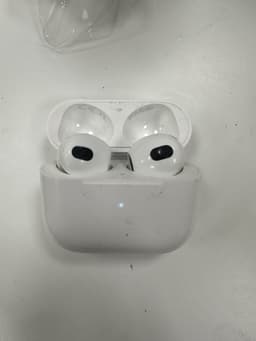 Apple AirPods (3rd generation)