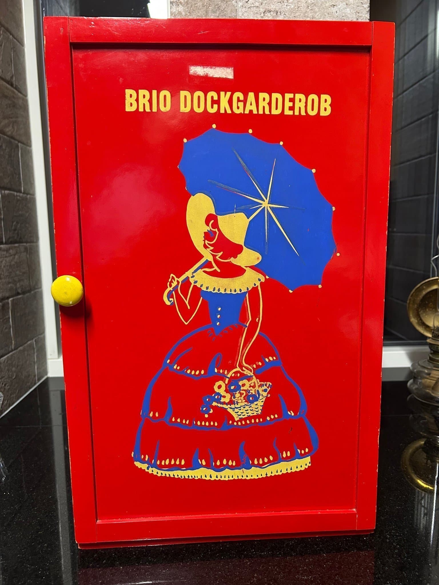 Brio - BRIO - Dockgarderob- leksaker- vintage- dockskåp - förvaring- Julklapp