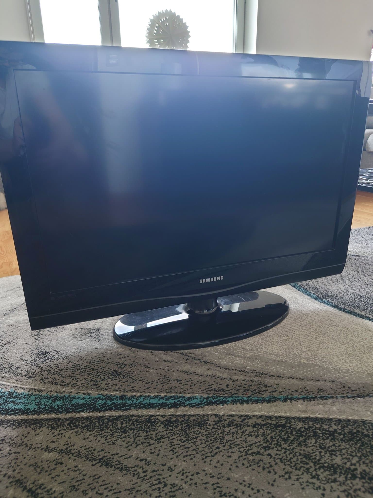 Samsung TV "32"
