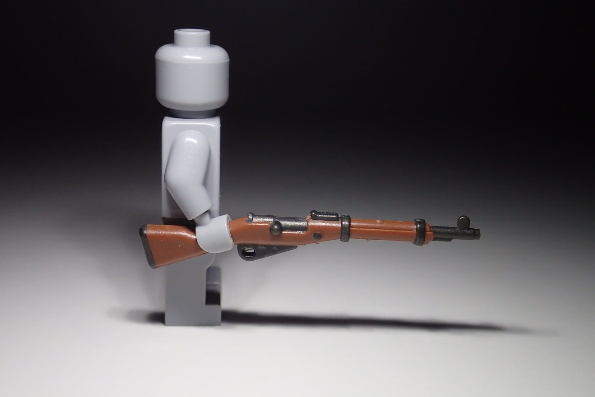 Lee Bricks minifigurvapen - Overmolded Mosin-Nagant (brun & mörkgrå metallic)