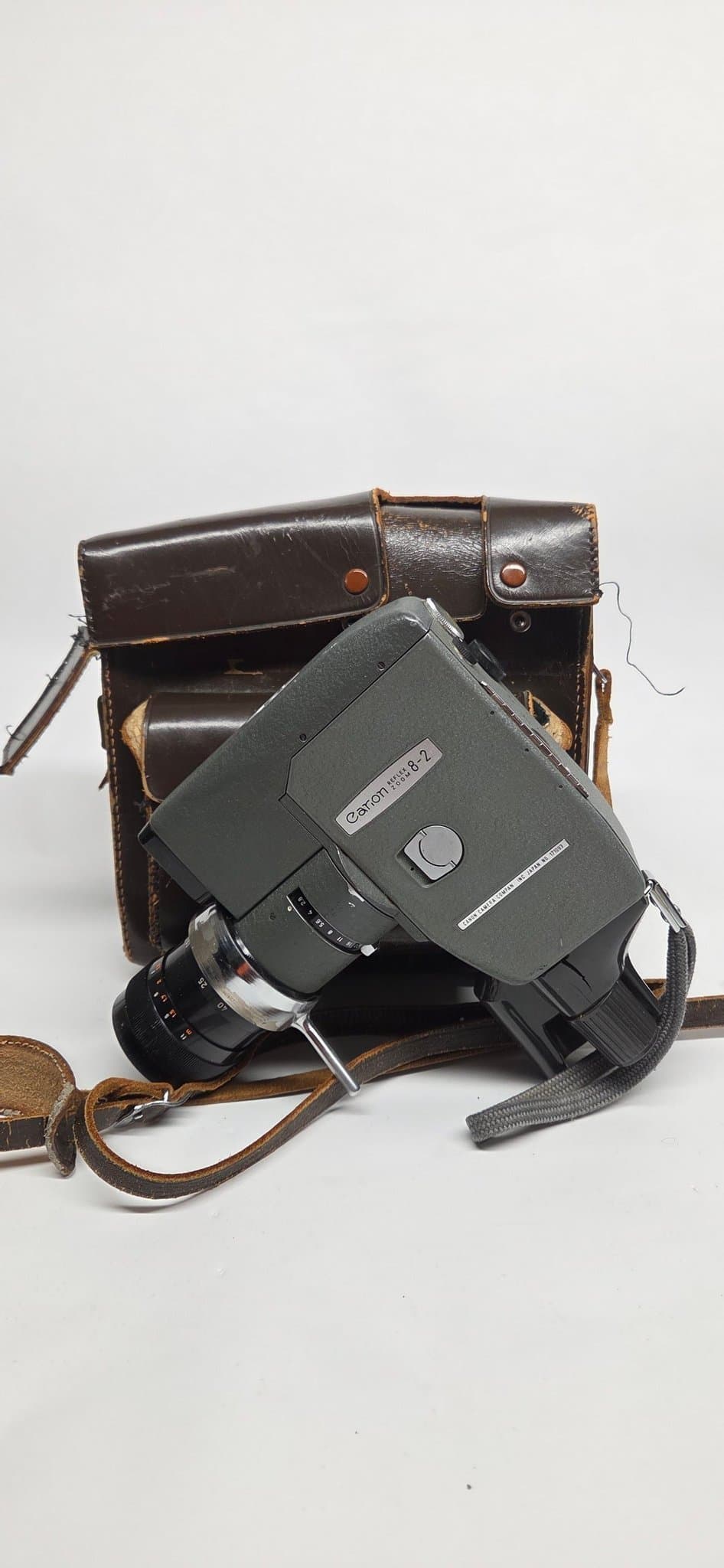 Vintage Canon Reflex Zoom 8-2 – Klassisk 8mm filmkamera med väska