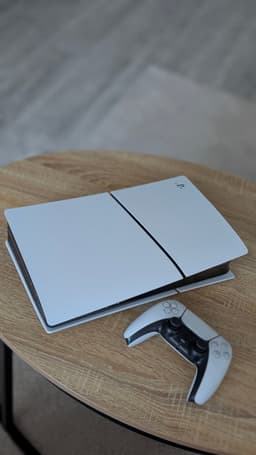 Sony Playstation 5 med handkontroll