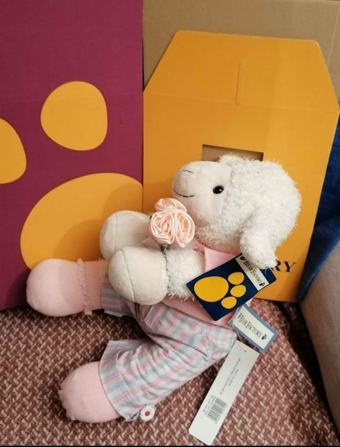 NY BUILD A BEAR GOSEDJUR LAMM MED BLOMMOR I HANDEN