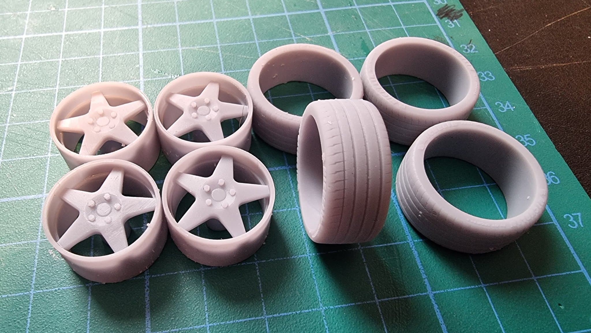 17" Polaris Fälgar + Michelin Däck till Welly 1/24 Volvo 244