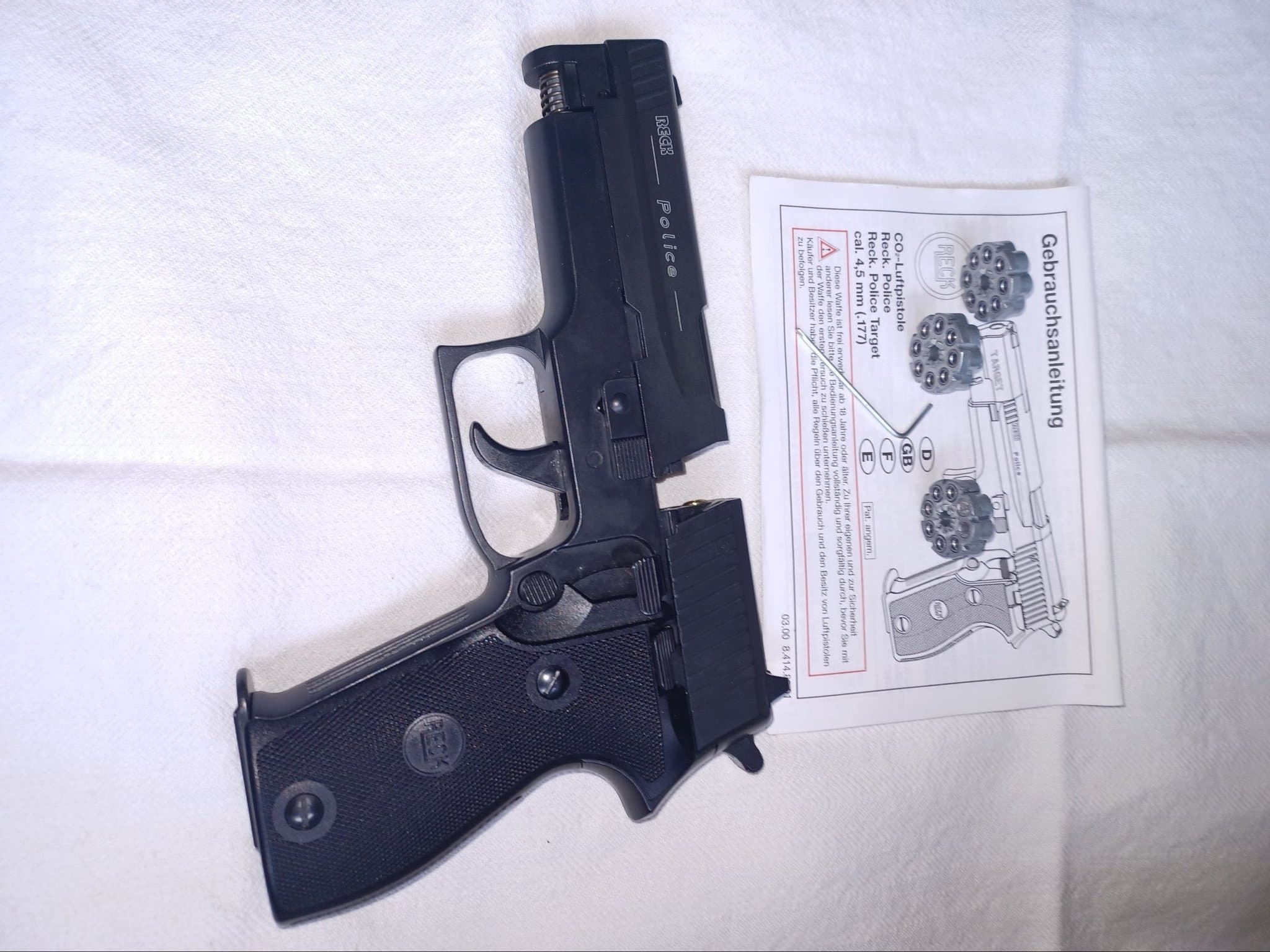Co2 pistol RECK police UMAREX 4.5 mm vikt ca 1 kg