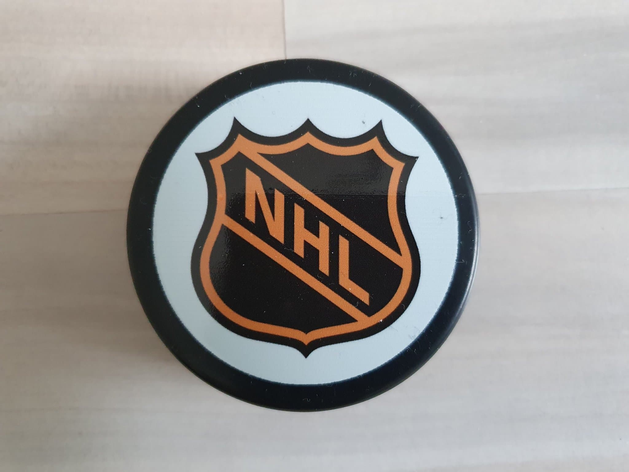 Mycket sällsynt Cleveland Barons ishockeypuck, ny