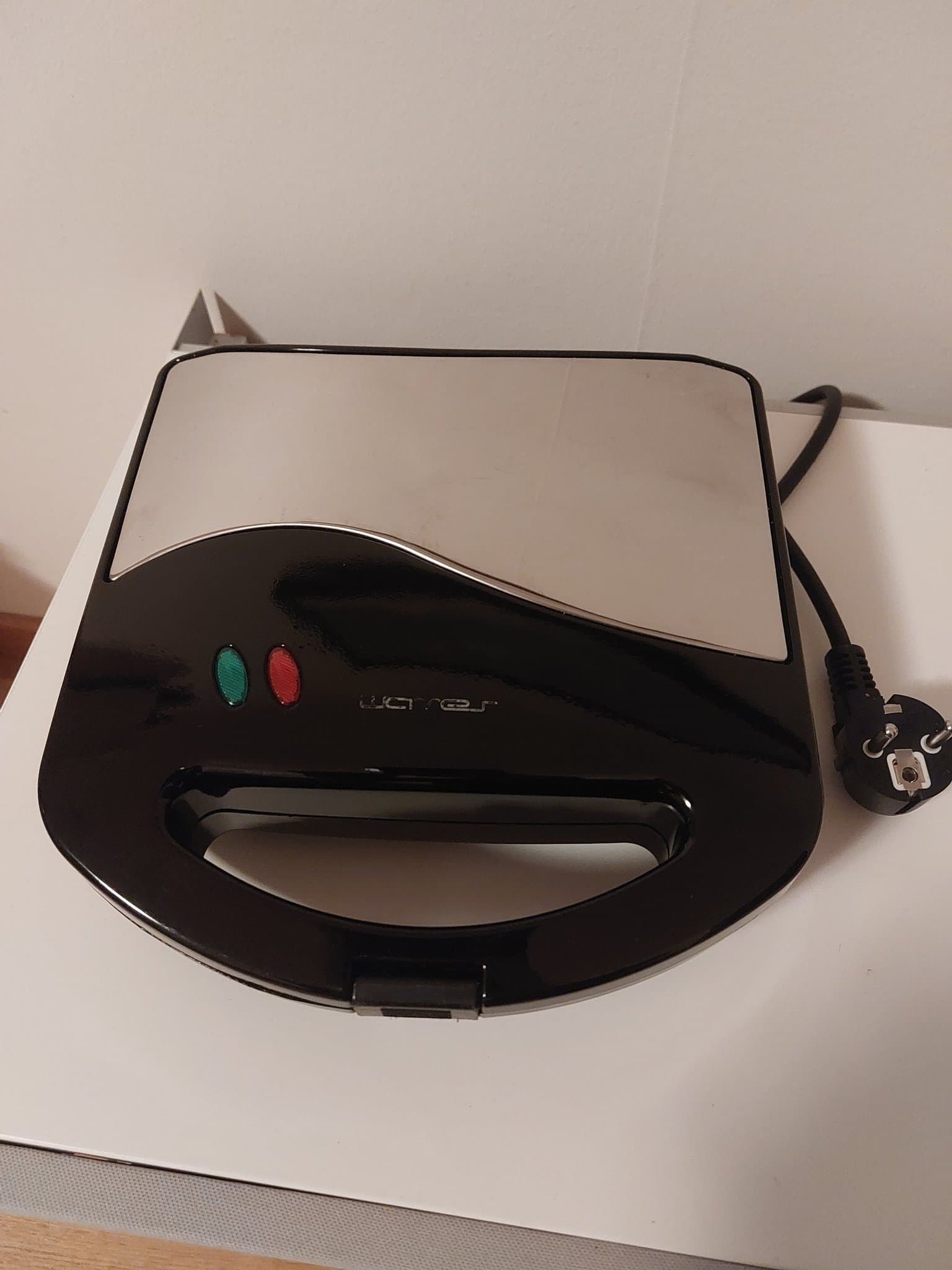 Emerio smörgåsgrill 750w