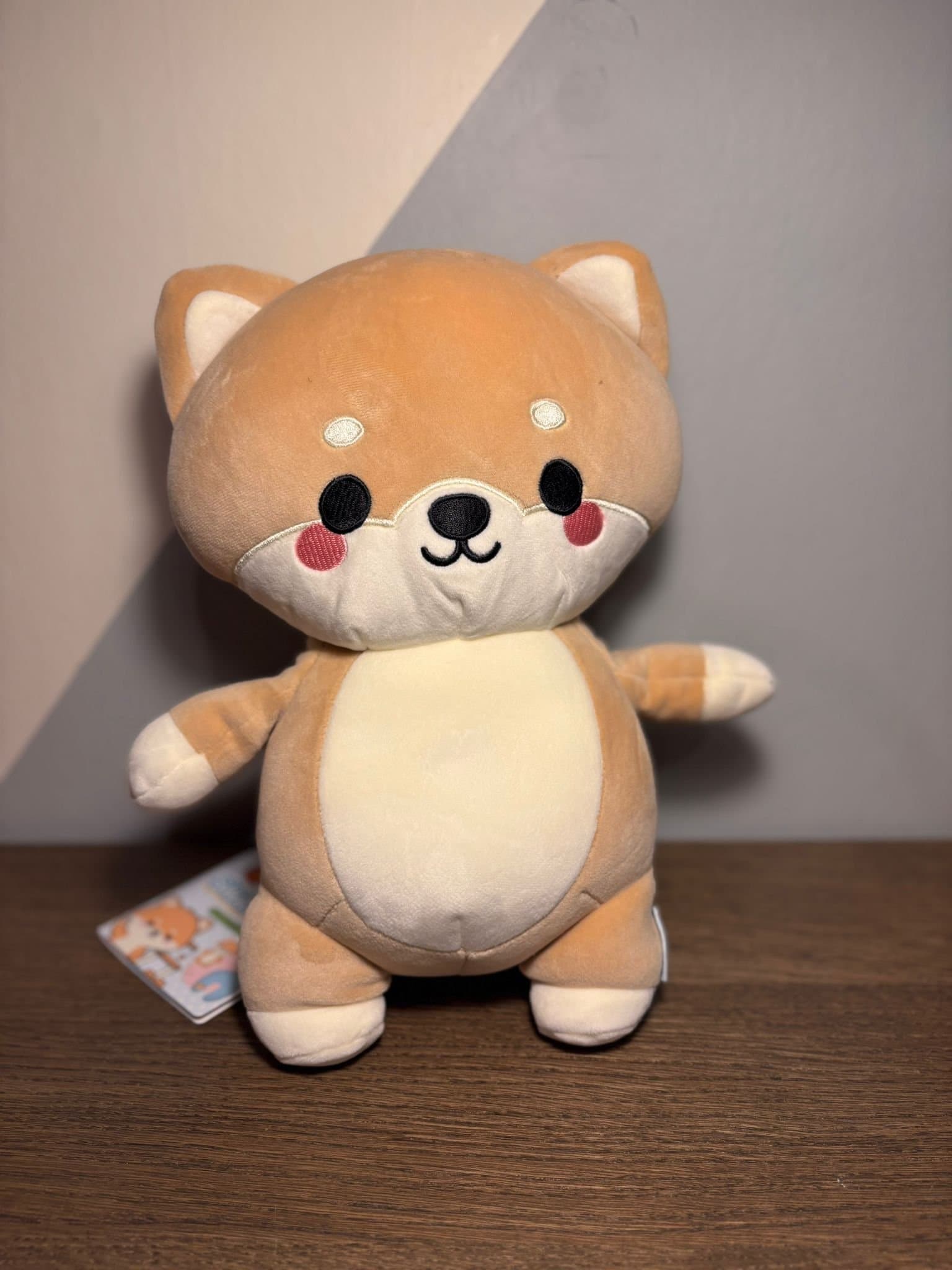 Swapseazzz Adoramals Shuggs the Shiba Inu – 2-i-1 Plysch Resekudde & Leksak