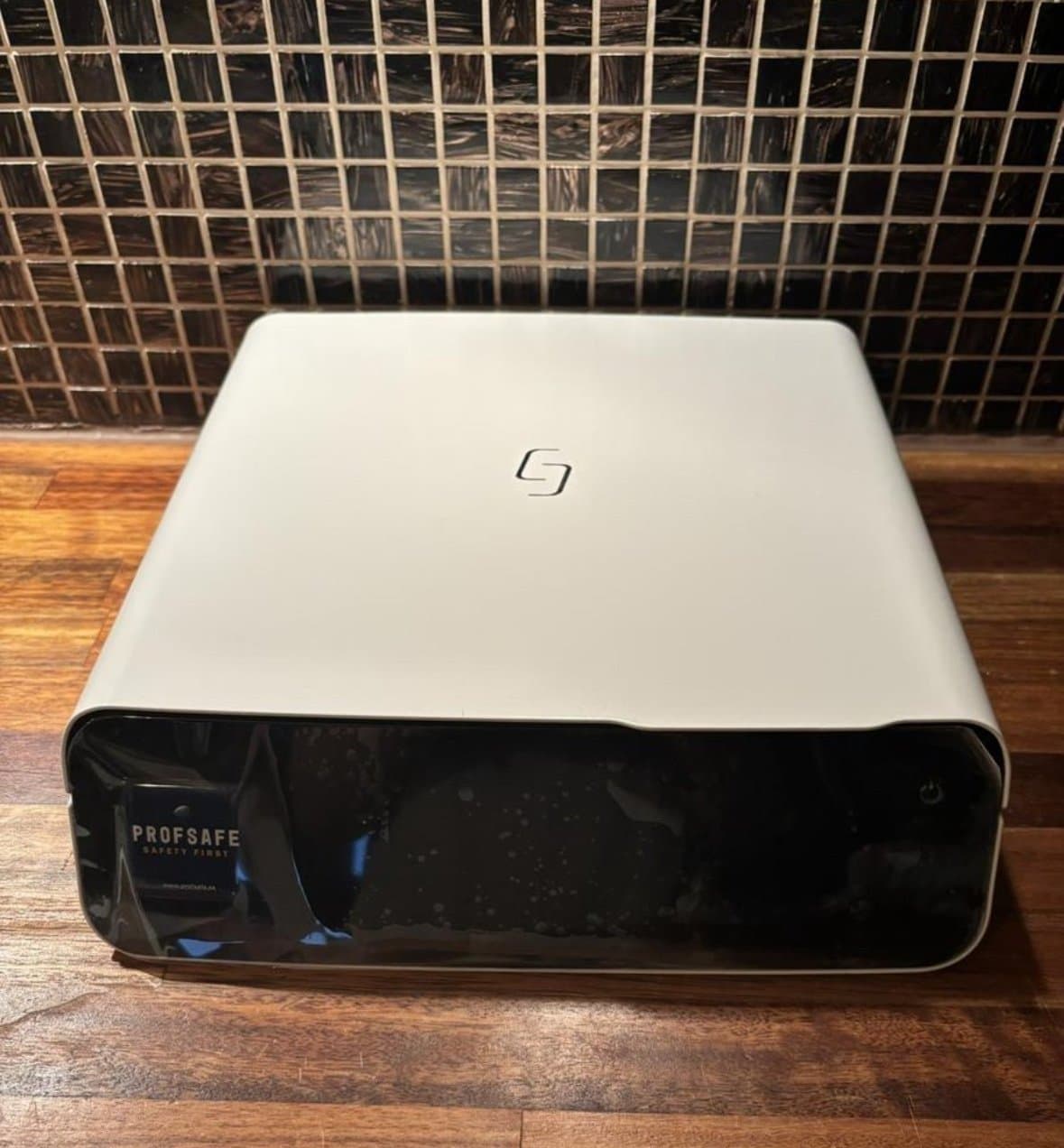 Designskåp för värdesaker