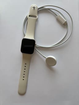 Apple Watch SE (2:a gen) 40mm GPS + Cellular – Fint skick – A2725