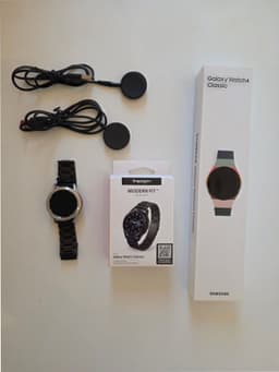 Samsung Galaxy Watch4 Classic (42mm, Bluetooth) + Spigen Metal band