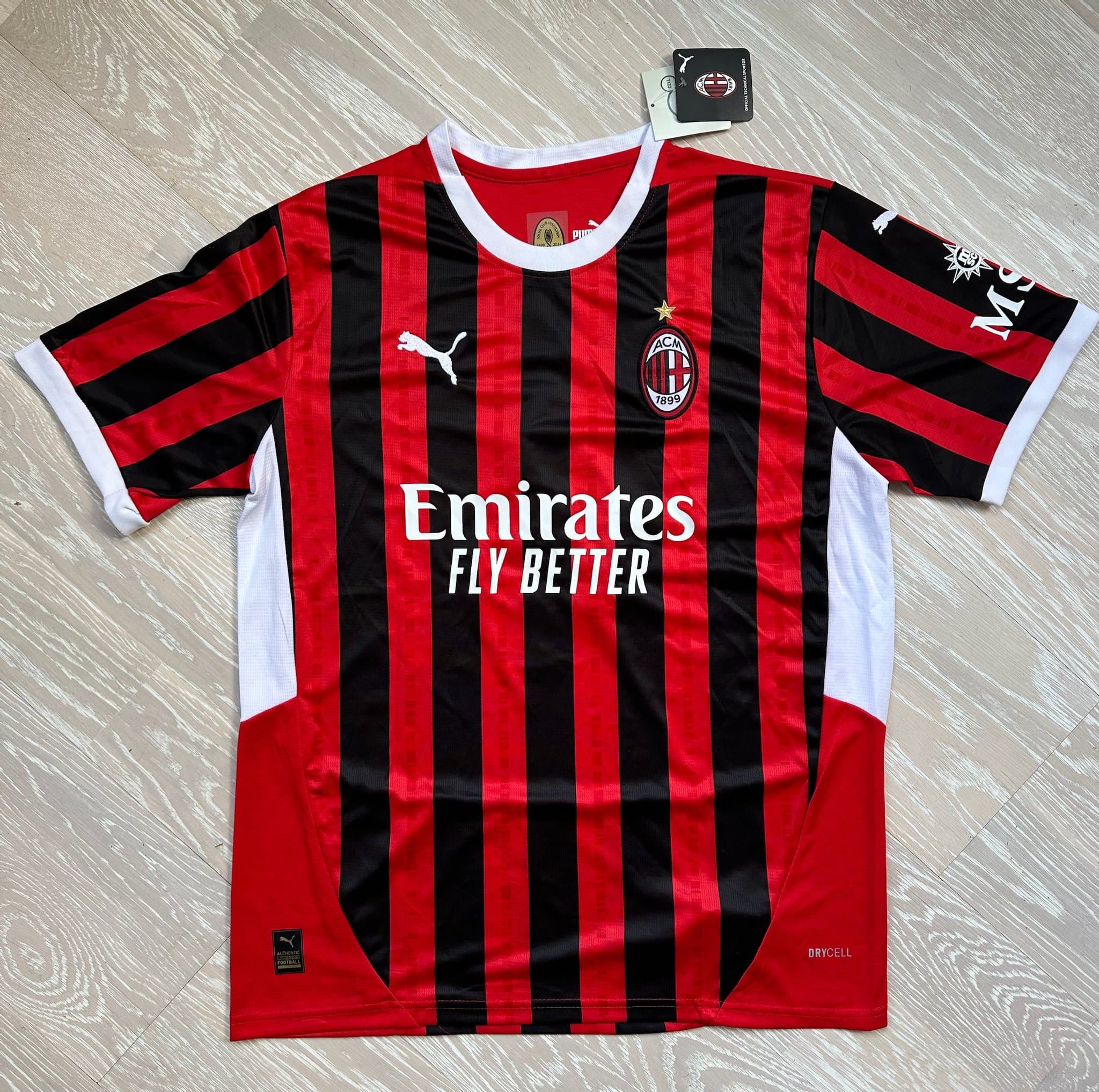 Äkta Milan Fotbollströja Pezzuti Puma med tags - XL