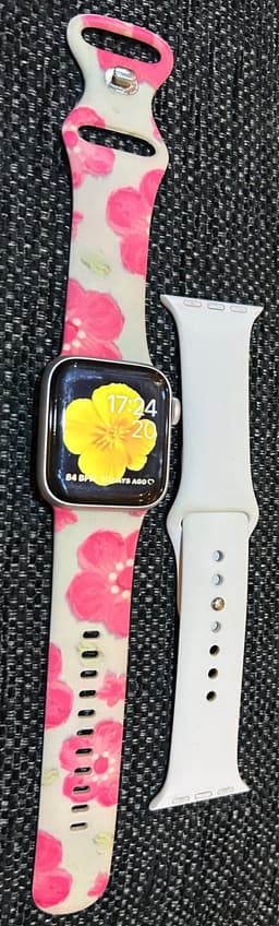 Apple Watch Series 6 40mm med två armband