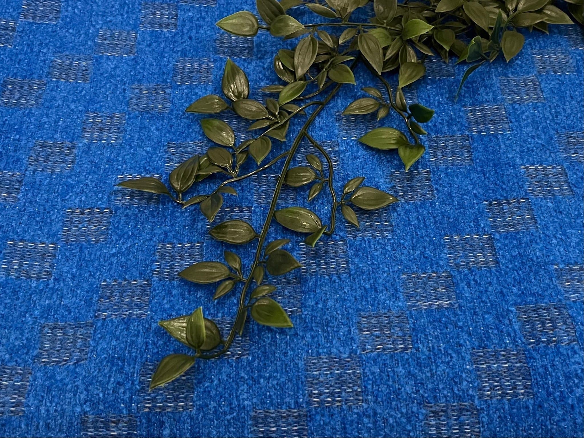 NYTT! 5 meter Blått rejält möbeltyg med rutor