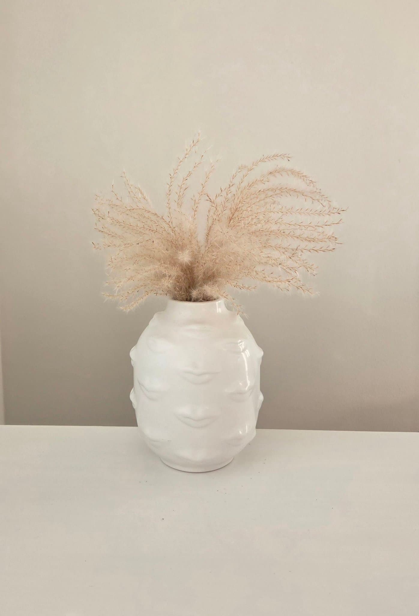 White Lips Stor keramik vit vas med läppar