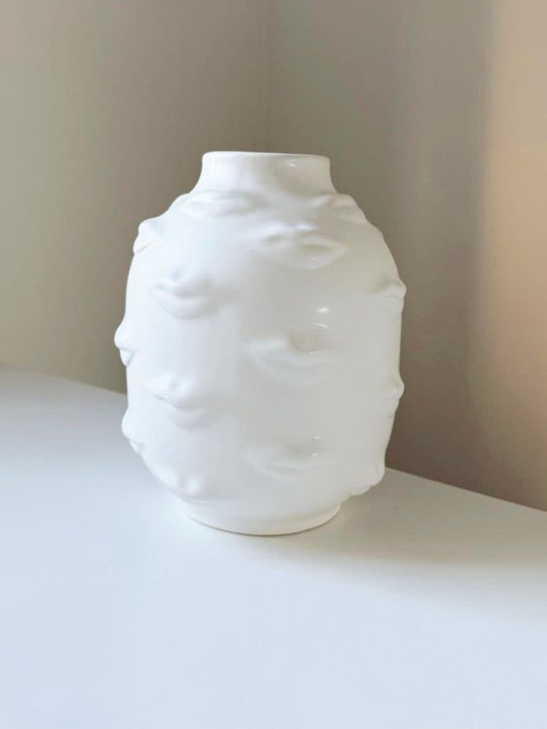 White Lips Stor keramik vit vas med läppar