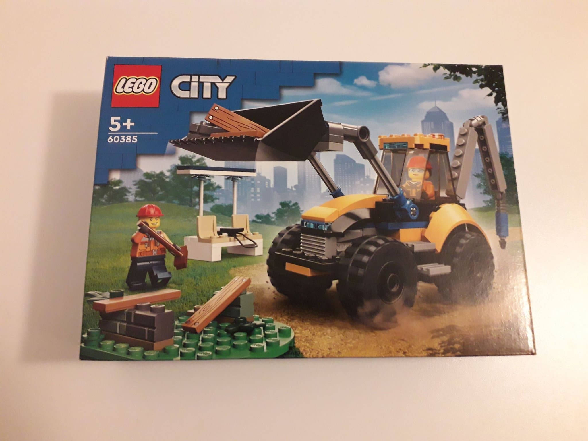 LEGO City 60385 Grävlastare från 2023 (oöppnad)