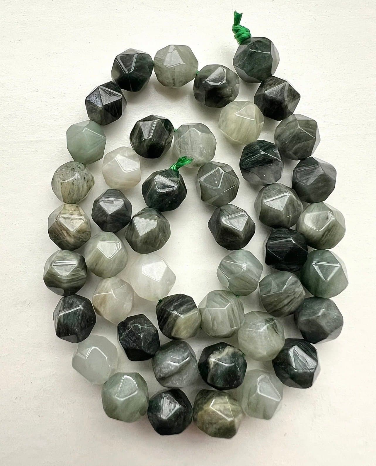 Sista exet Agat 8 mm, en sträng (cirka 46 st)