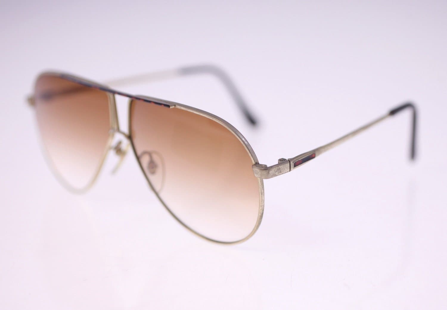 Polaroid VIP 2667B vintage pilot-style sunglasses-circa 1980s-Weight 30g