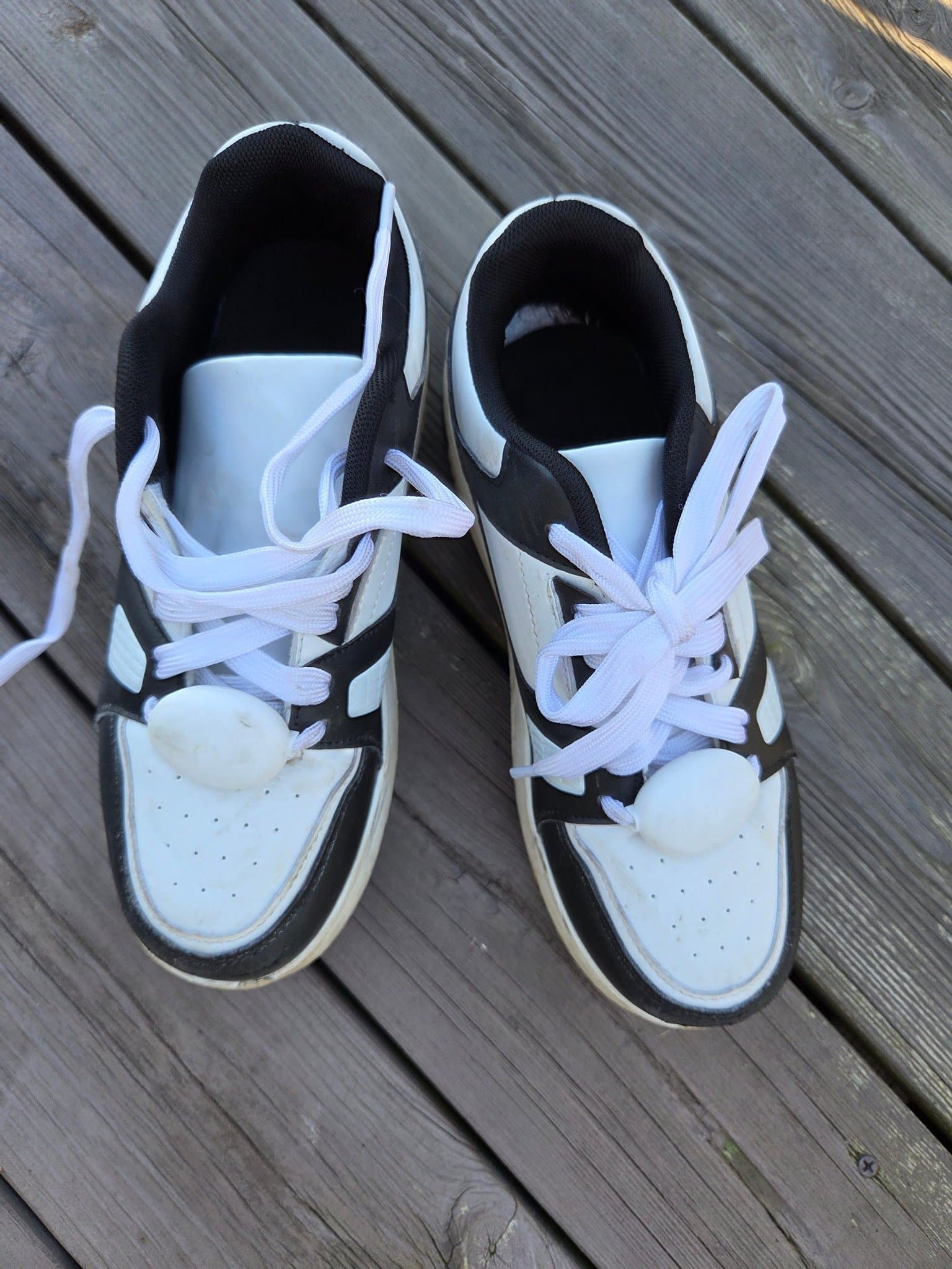 Rullskor, svart och vit, storlek 37