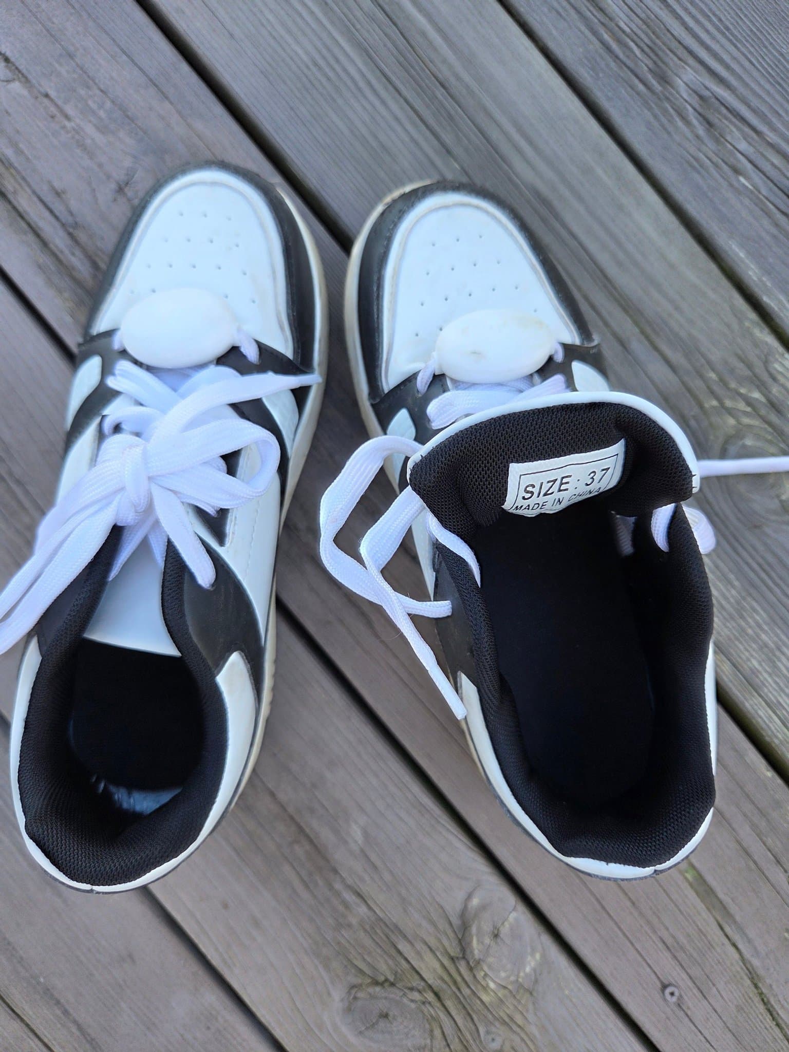 Rullskor, svart och vit, storlek 37