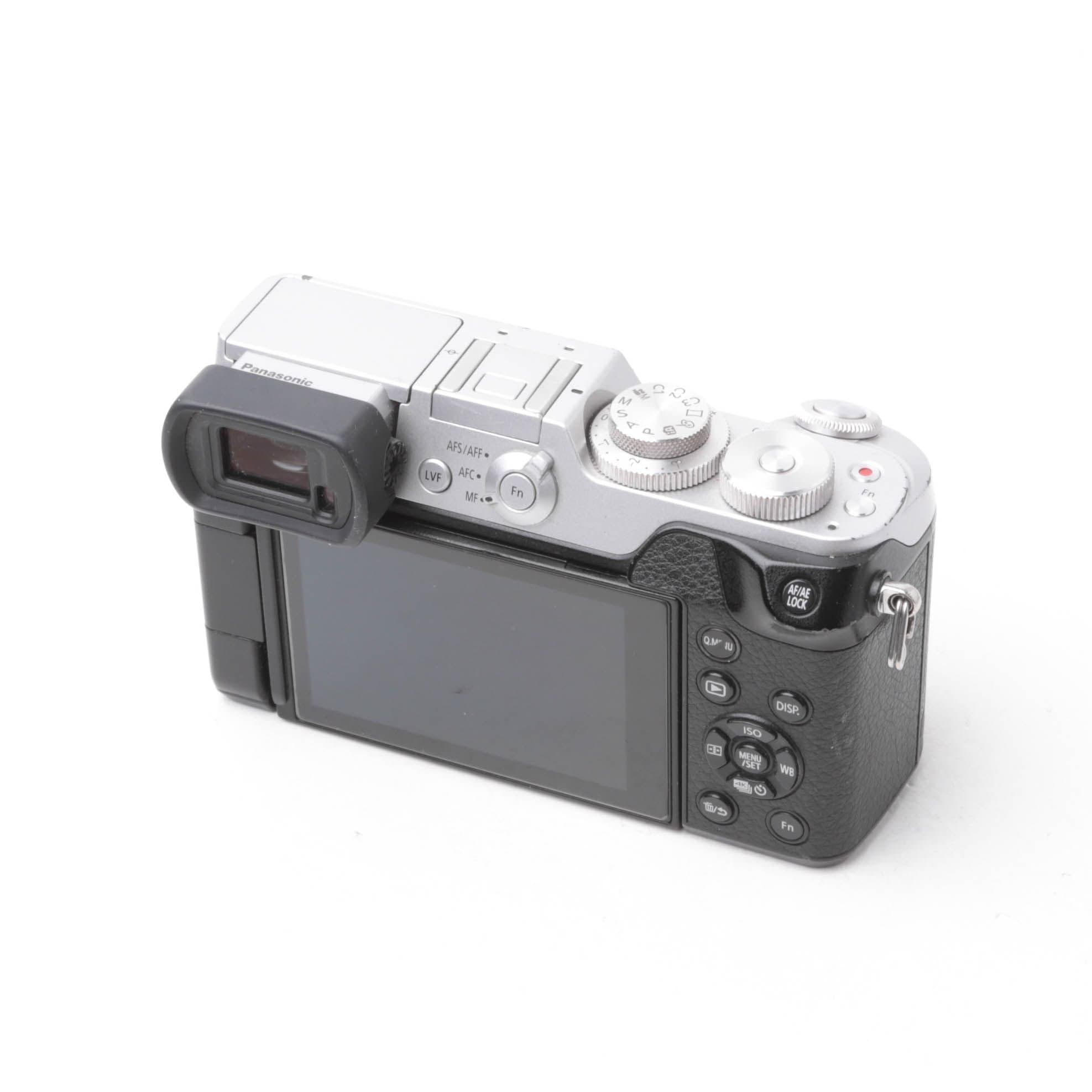 Panasonic Lumix DMC-GX8 Silver. Mycket trevlig kamera med unik sökare