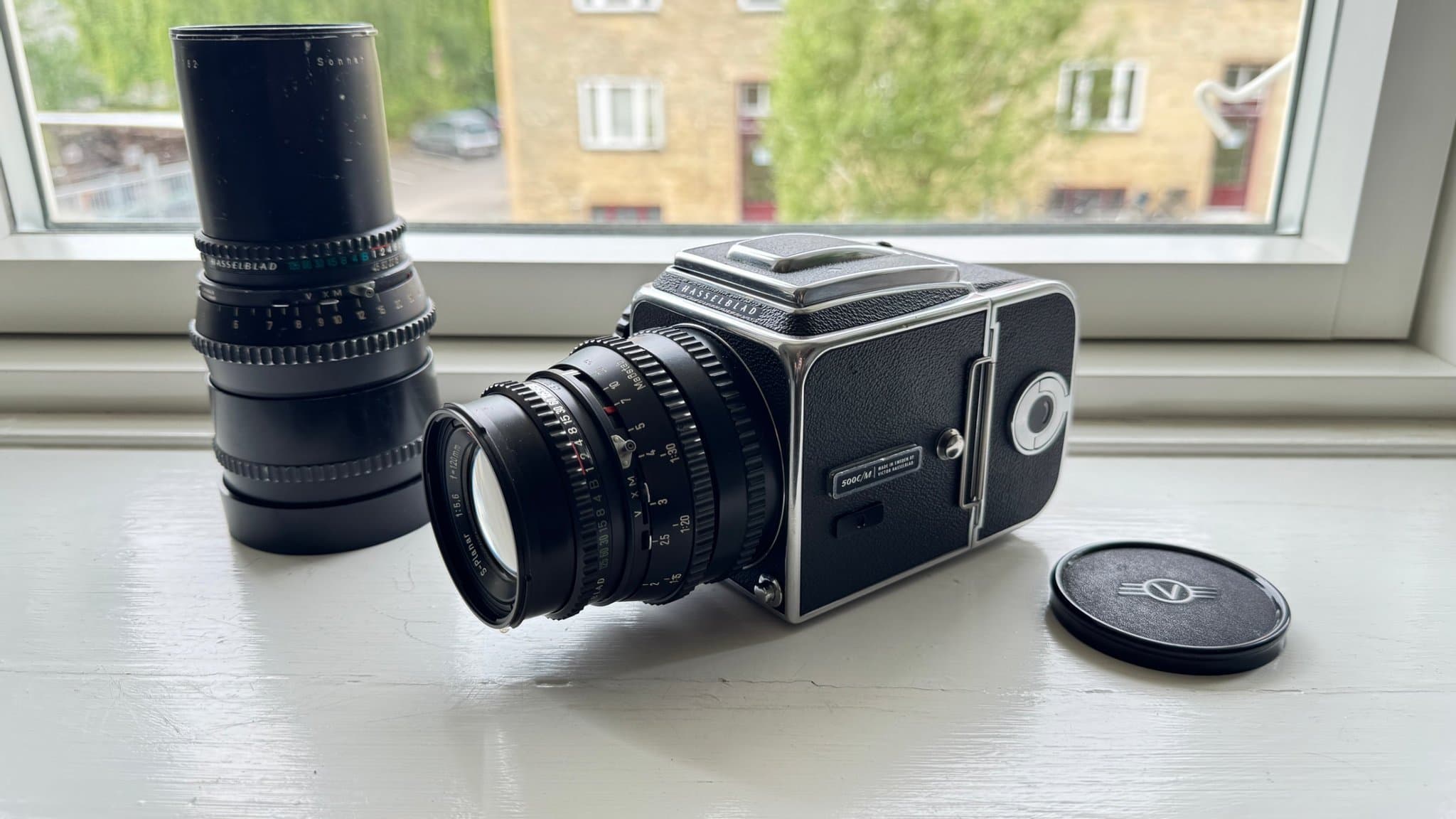 Nyservad Hasselblad 500C/M med 120mm och 250mm objektiv