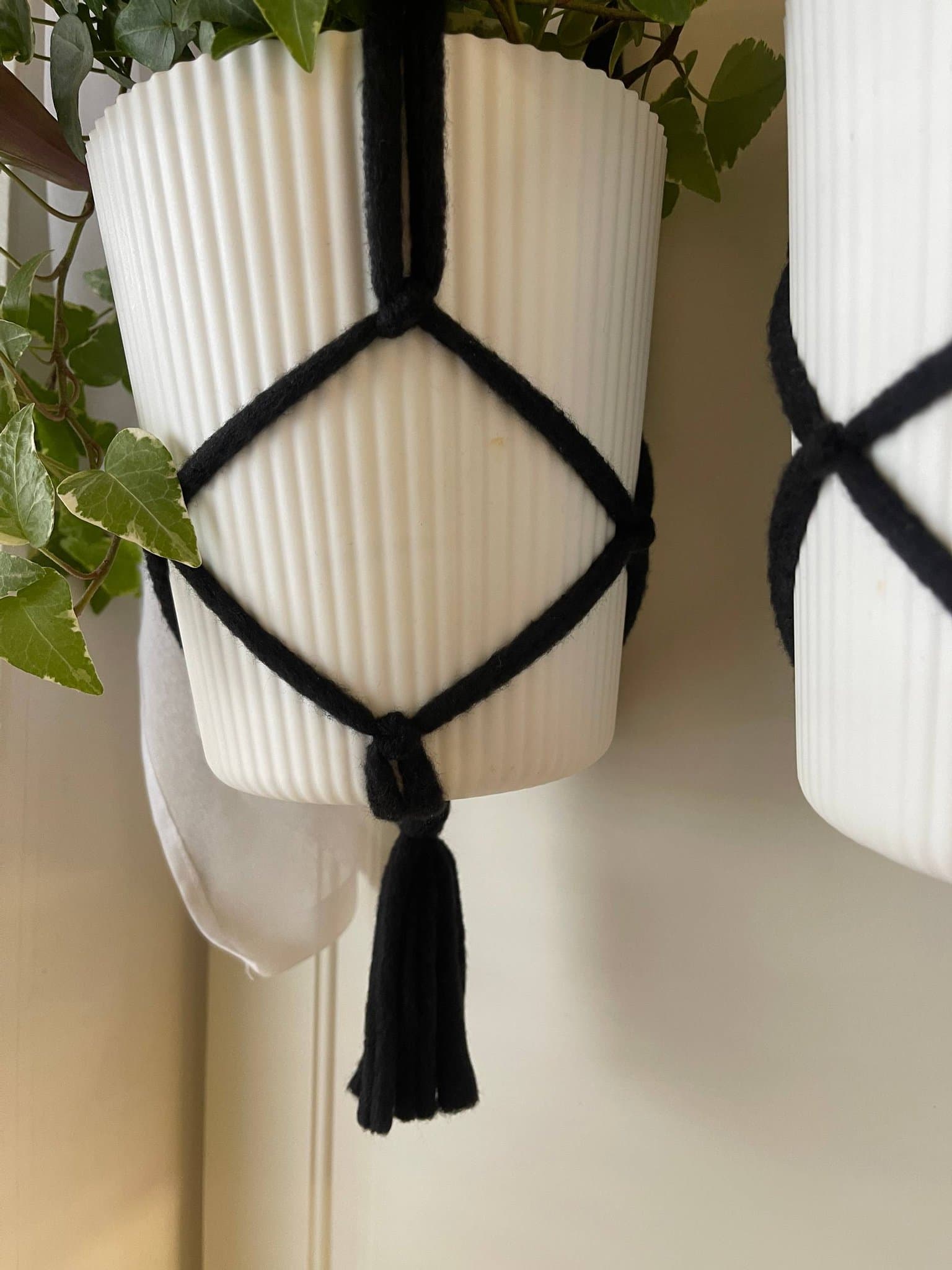 Svarta Amplar för blomkrukor 3 st (13-15cm)