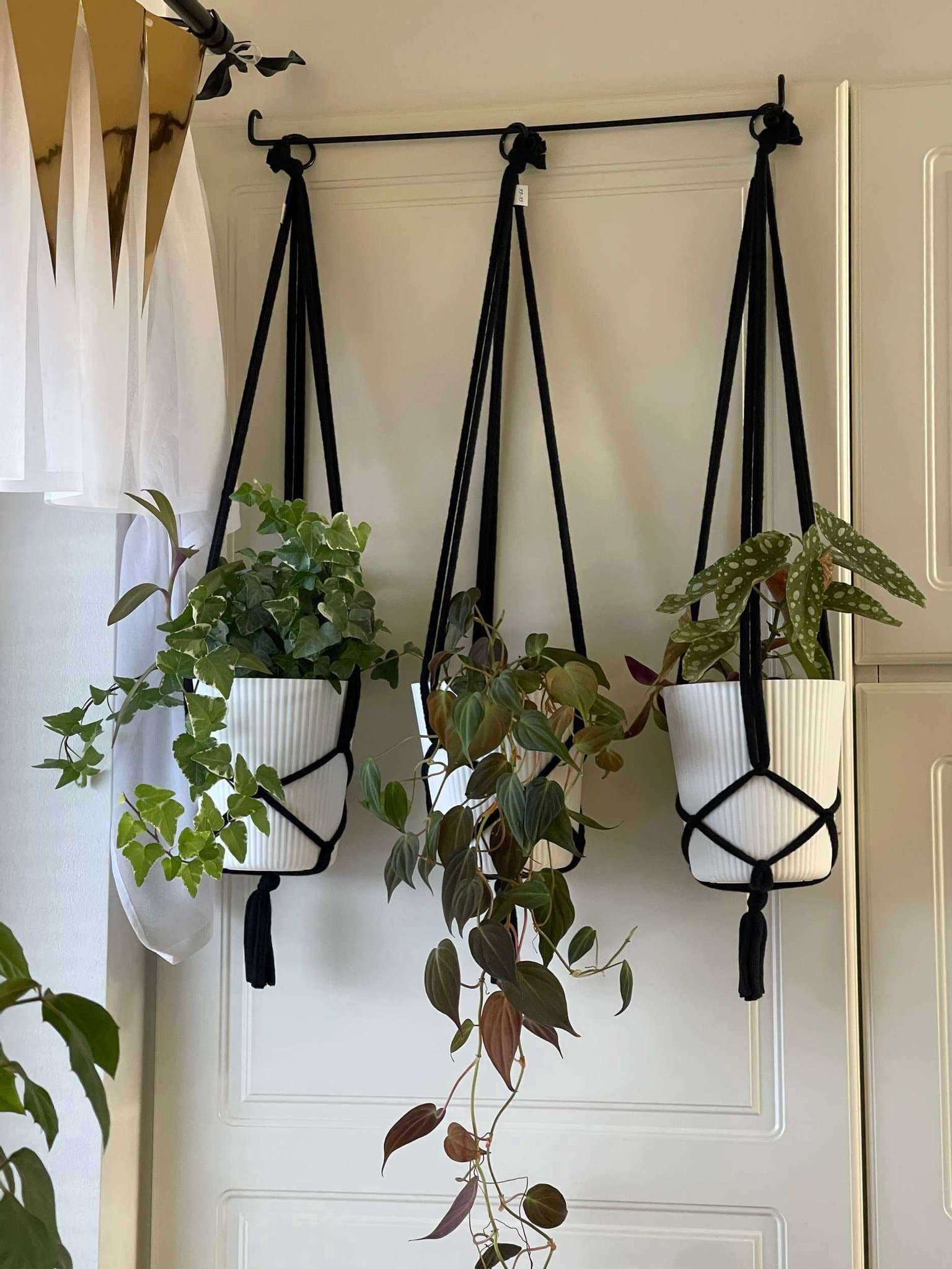 Svarta Amplar för blomkrukor 3 st (16-20 cm)