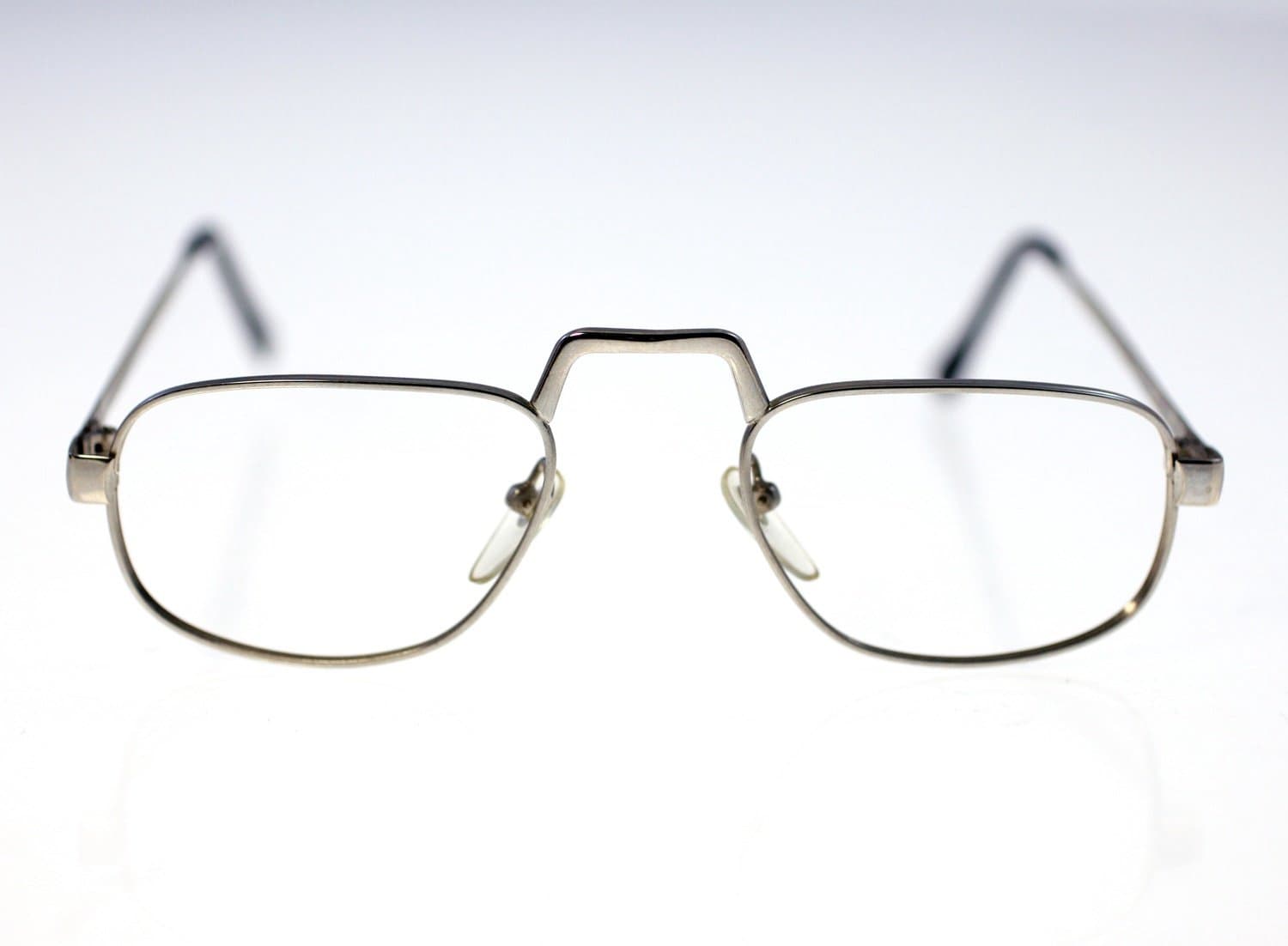 Vintage men's silver-tone metal frame eyeglasses-NO lenses-circa 1980s-14g