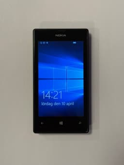 Black Nokia Lumia 520