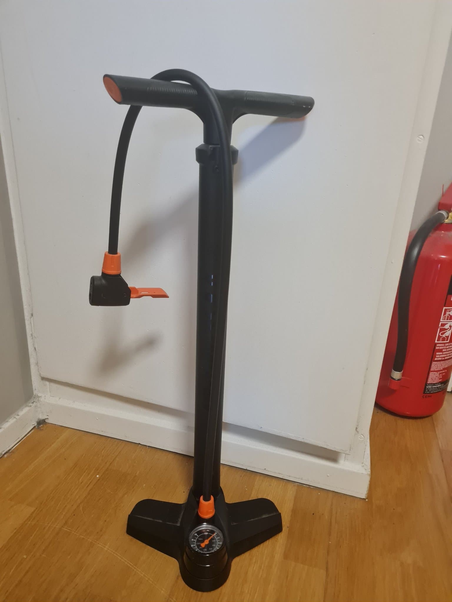 Cykelpump med manometer, AIR-X-PRESS 8.0