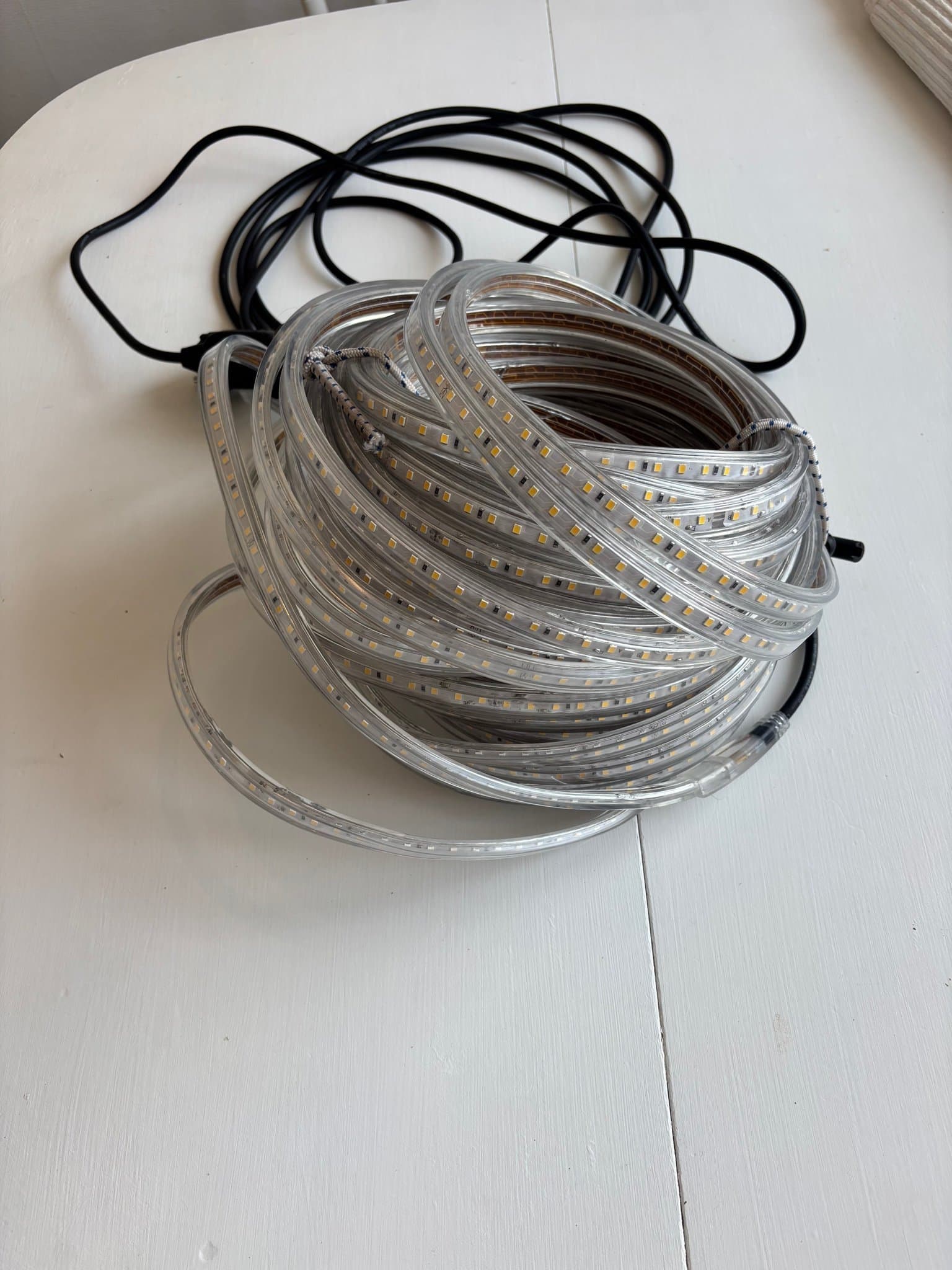 LED-slinga med stickkontakt