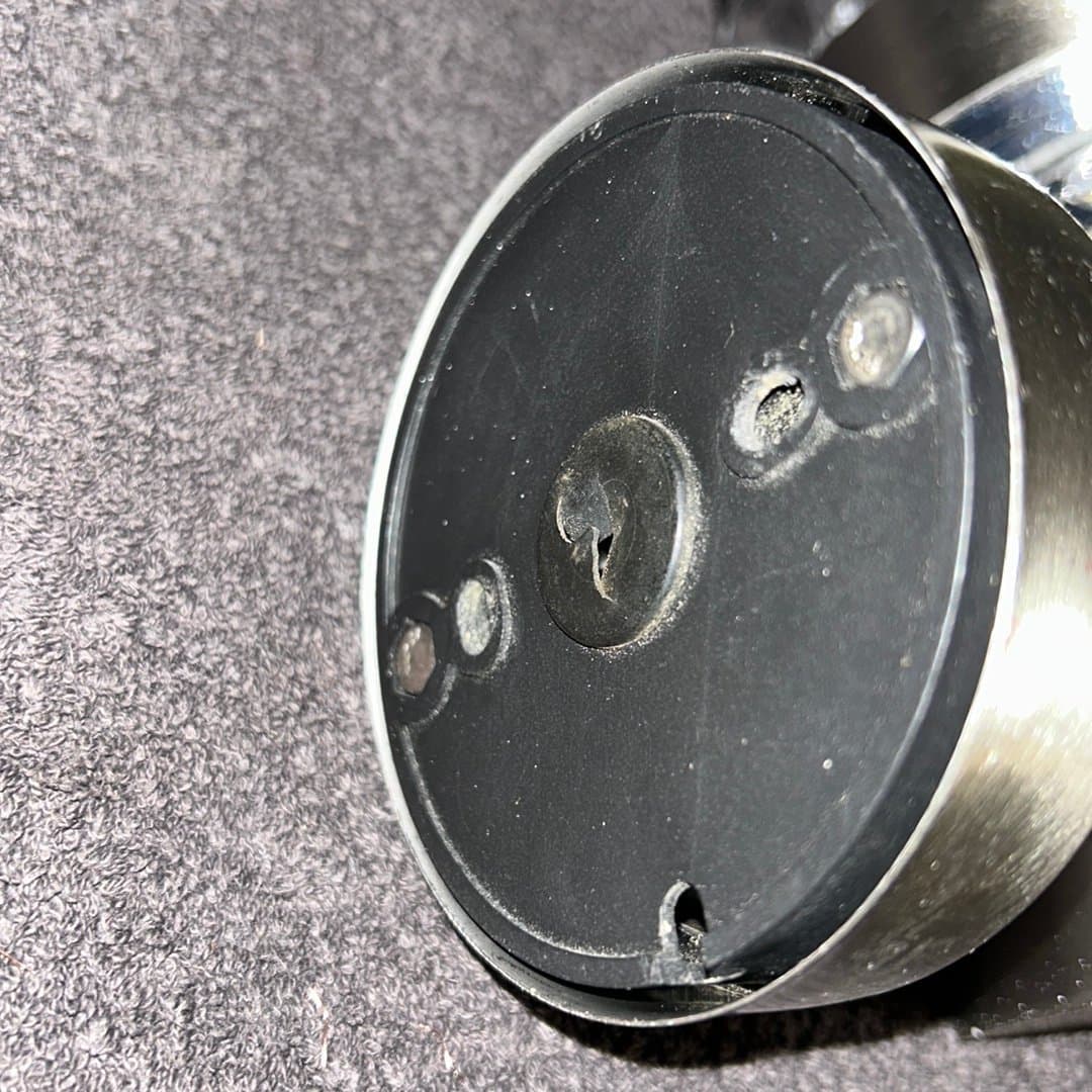 Fasadlampa i rostfri metall.