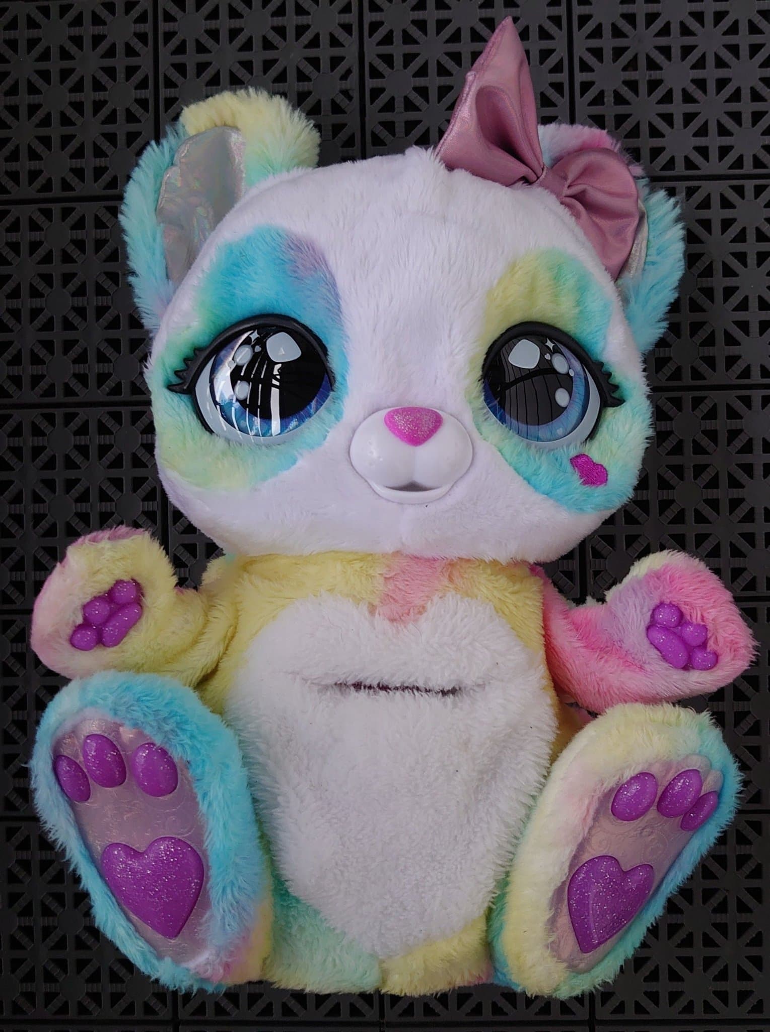 Peek-A-Roo - Interaktiv Panda med överraskning.