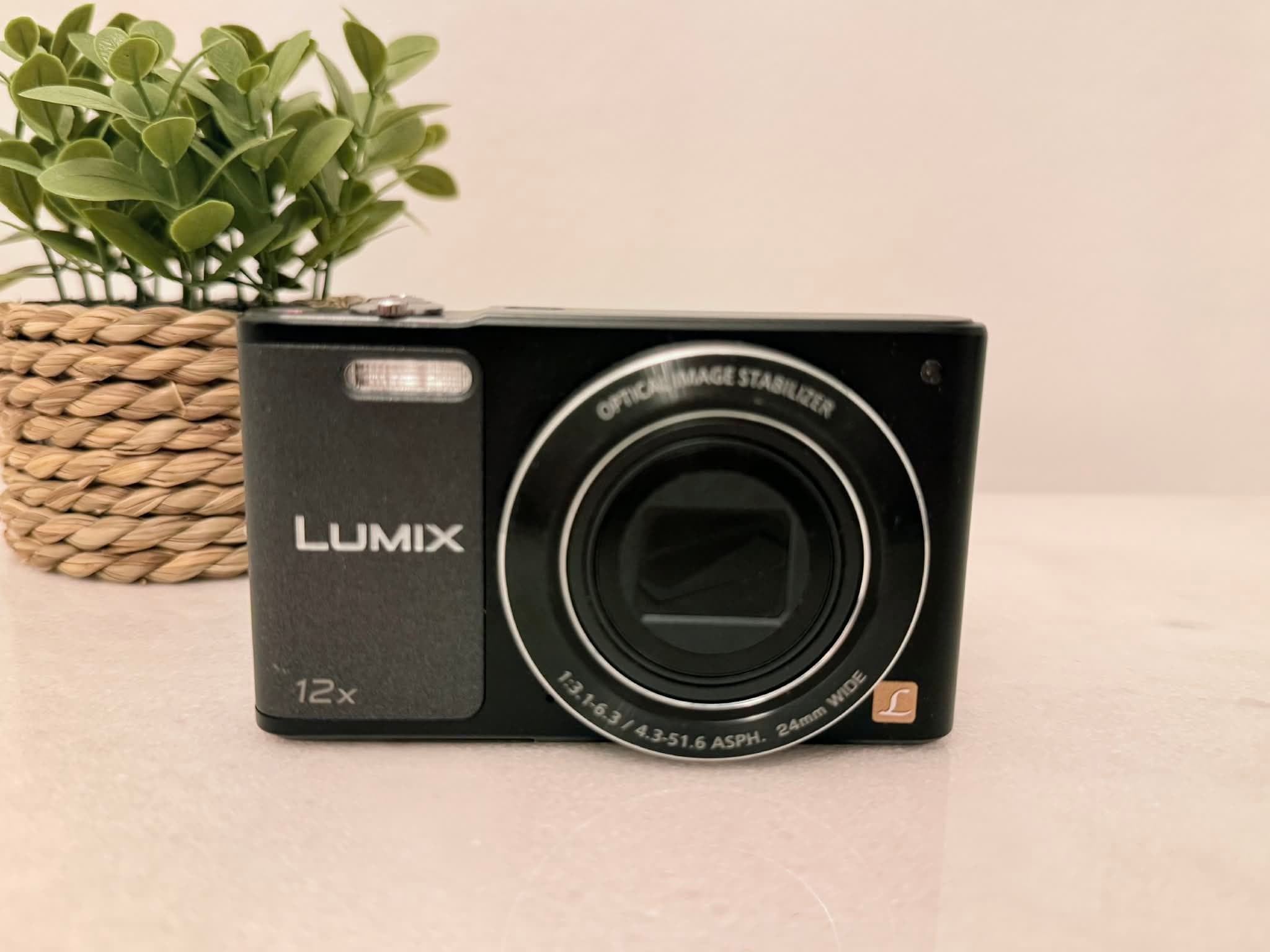 Panasonic Lumix SZ10 (16MP 12x Zoom) (Nyskick)