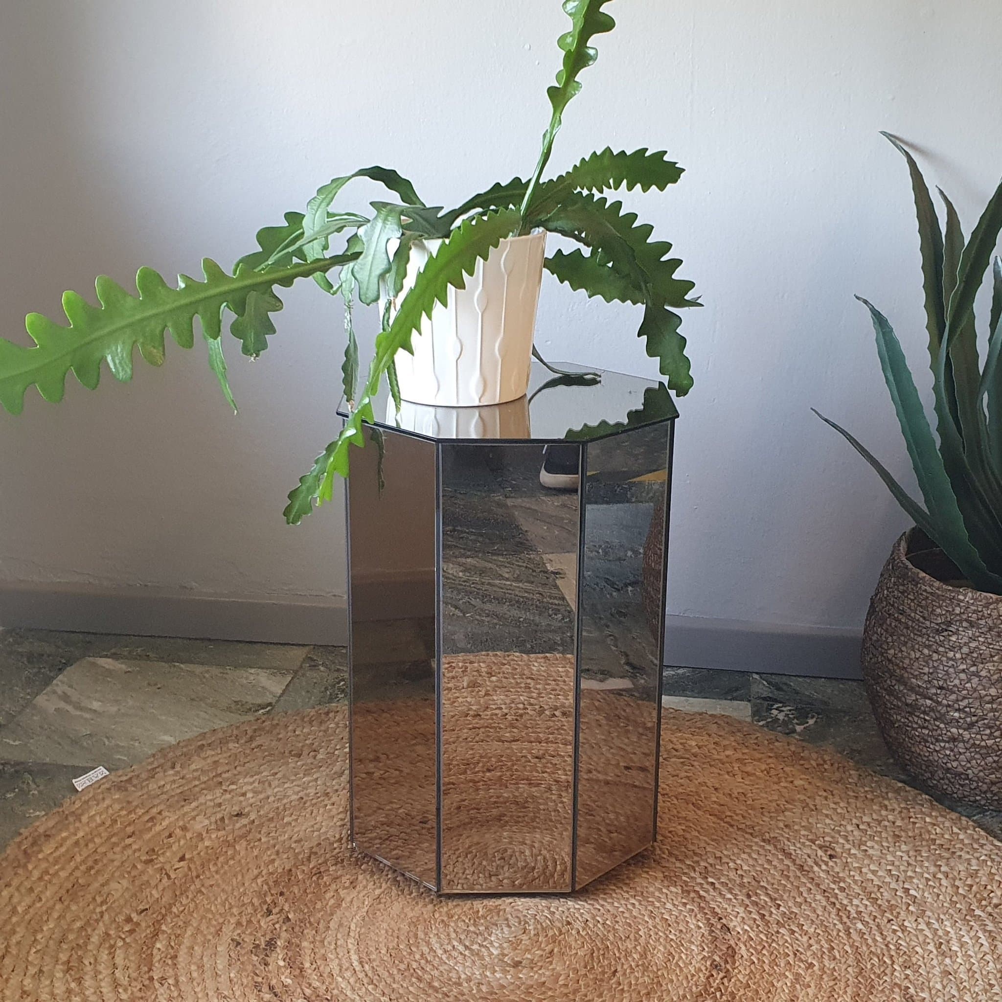 Retro piedestal spegelpiedestal blompall spegelglas