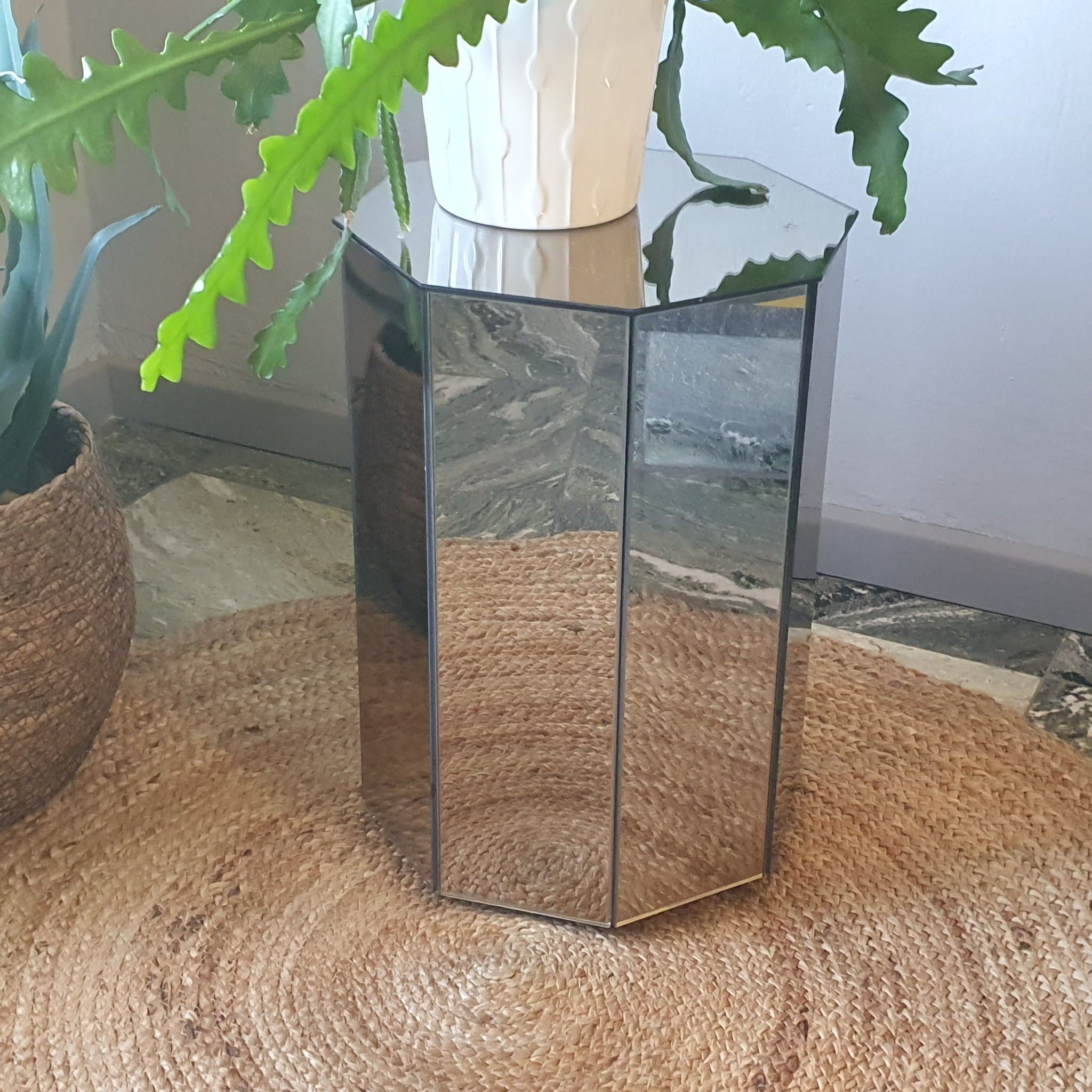 Retro piedestal spegelpiedestal blompall spegelglas