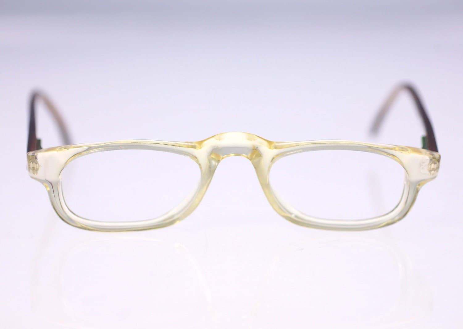 LVI Optik Hal V 2 ladies vintage eyeglasses-clear plastic frame-circa 1980s-18g