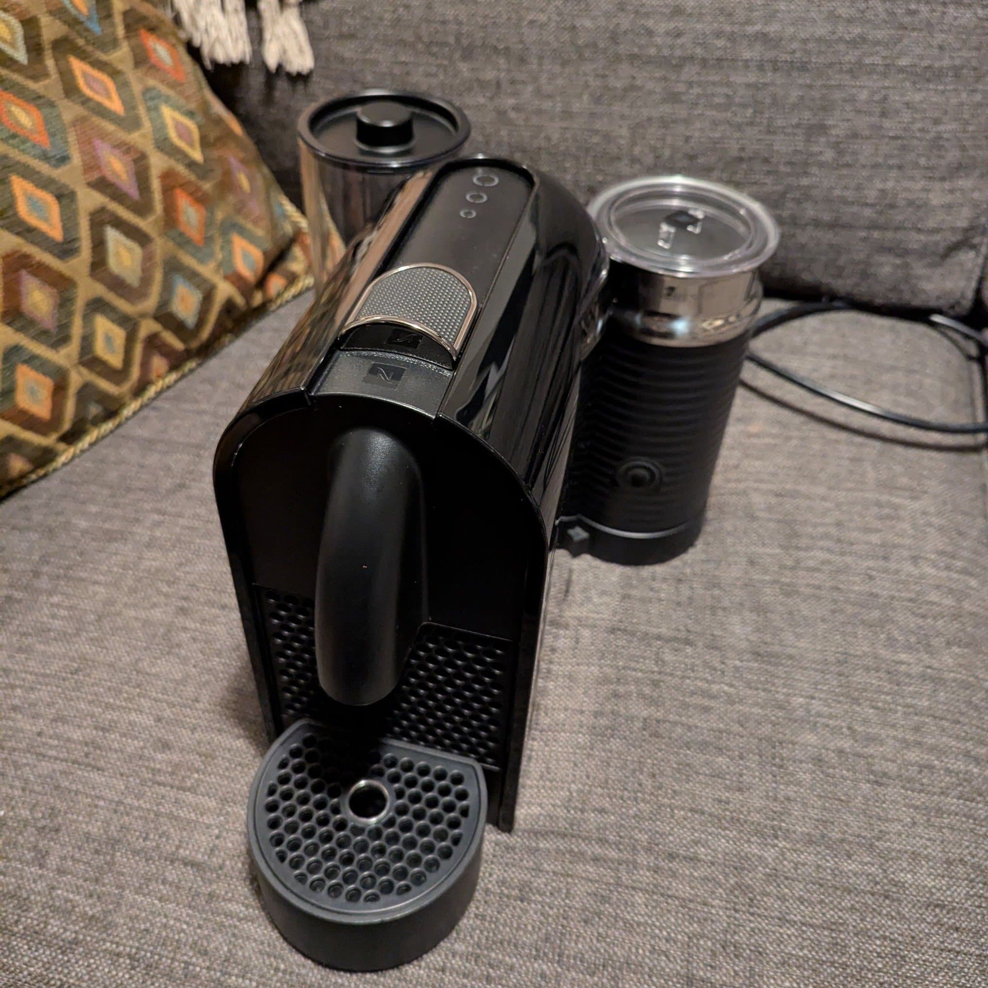 Nespresso UMilk kaffemaskin och mjölkskummare - Kapselmaskin - Fint skick