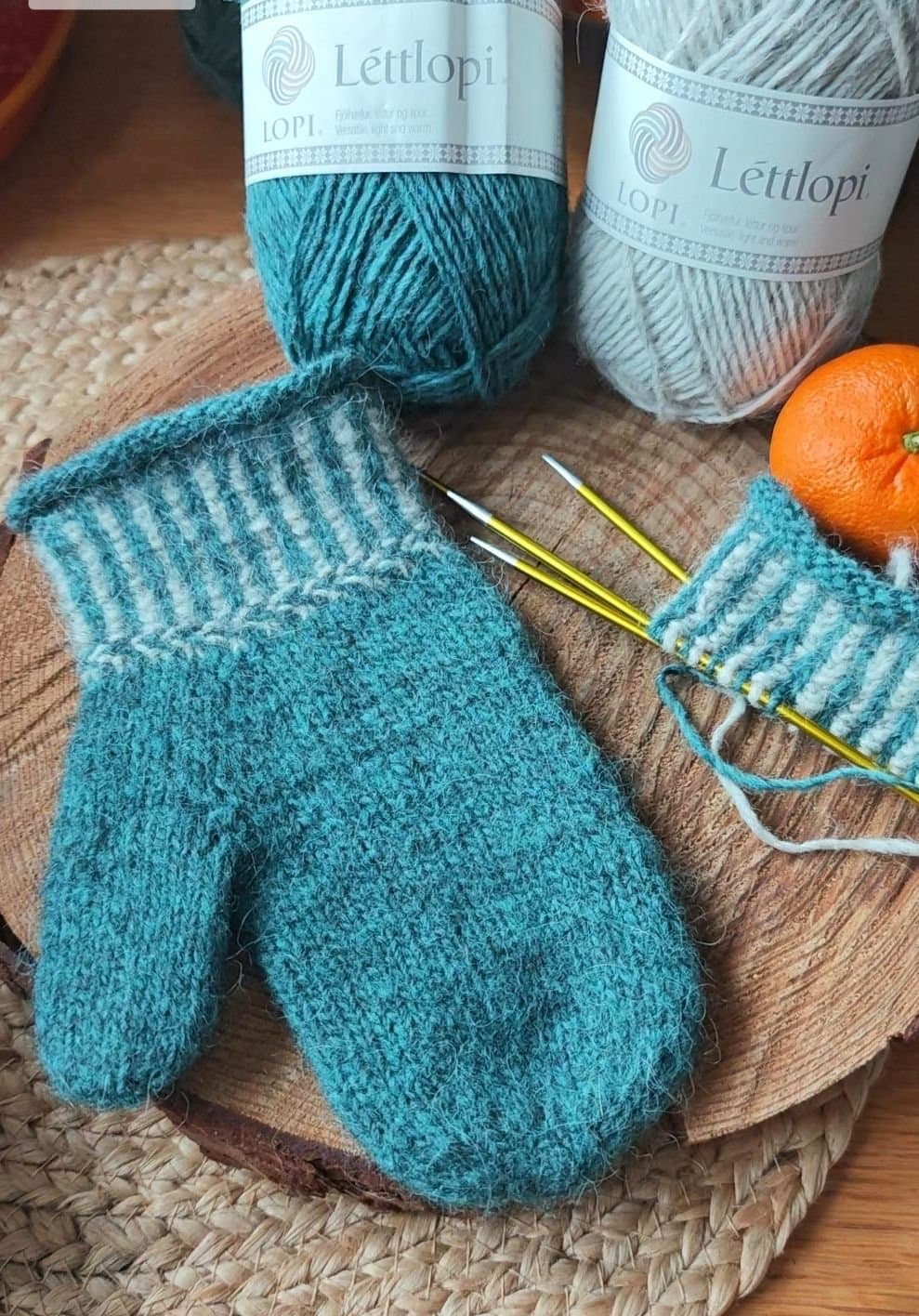 Handstickade Vantar isländsk ull