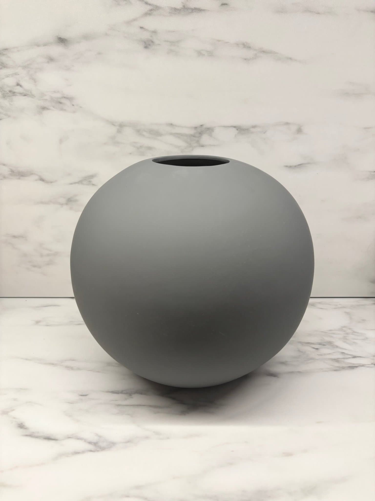 Cooee Design Ball Vas 20 cm Grå Klotvas Matt