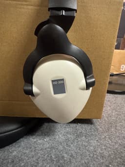 Sennheiser HD 200 studio hörlurar